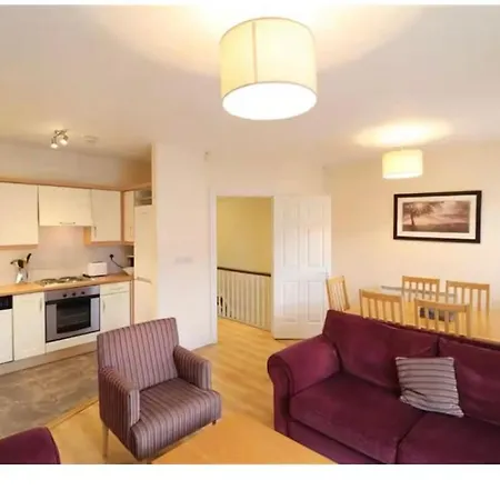 Lakeside 2bedroom شقة *