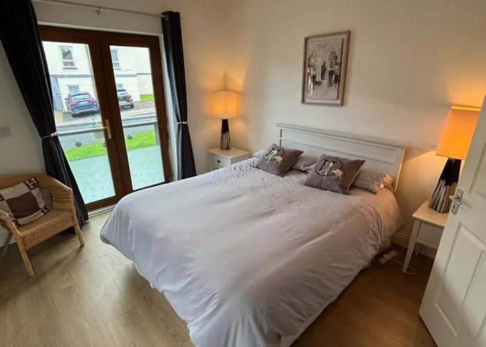 Lakeside 2bedroom דירה